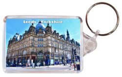 Leeds - Yorkshire - Double Sided Large Keyring Key Fob Chain Ring Gift Present Souvenir E6